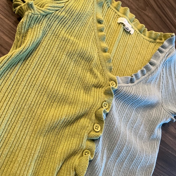 Two tone color cropped shirt - Picture 2 of 6